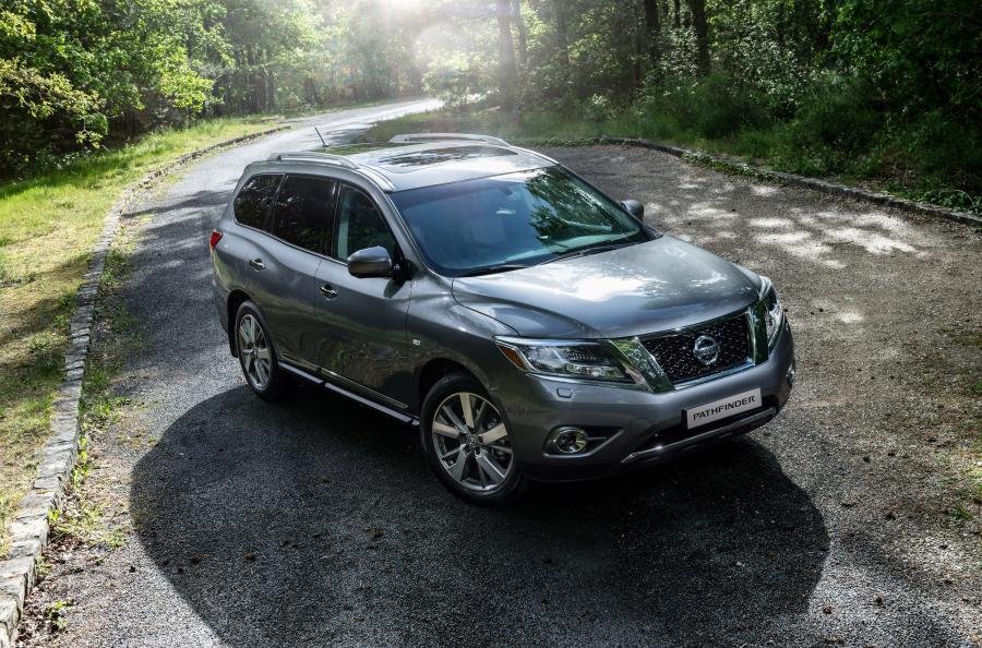  Nissan Pathfinder Hybrid 2015 года  (фото 11 из 29)